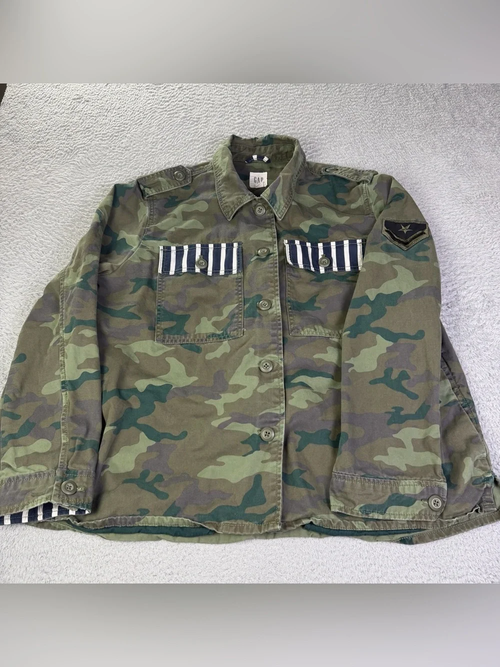 Gap Utility Shirt Shacket Womens XL Green Camo Button Outdoors Military  Y2K - Picture 2 of 11